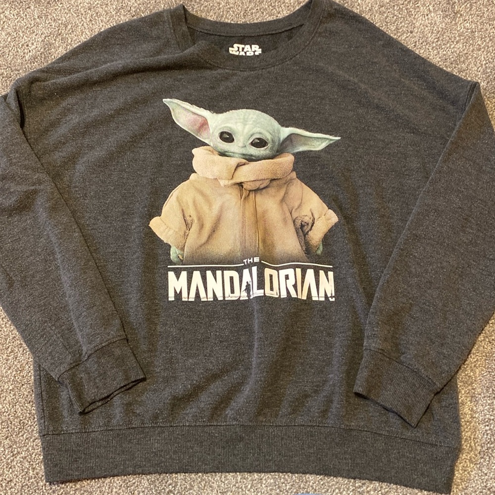 Star Wars the mandalorian baby yoda sweatshirt size large